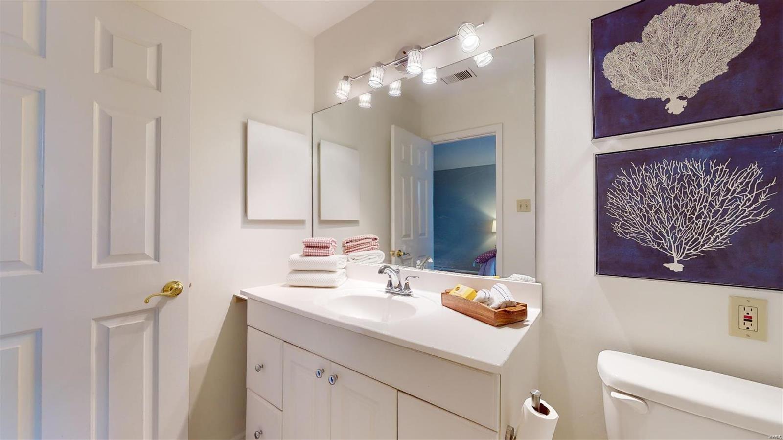 533 Colebrook Drive Unit: D