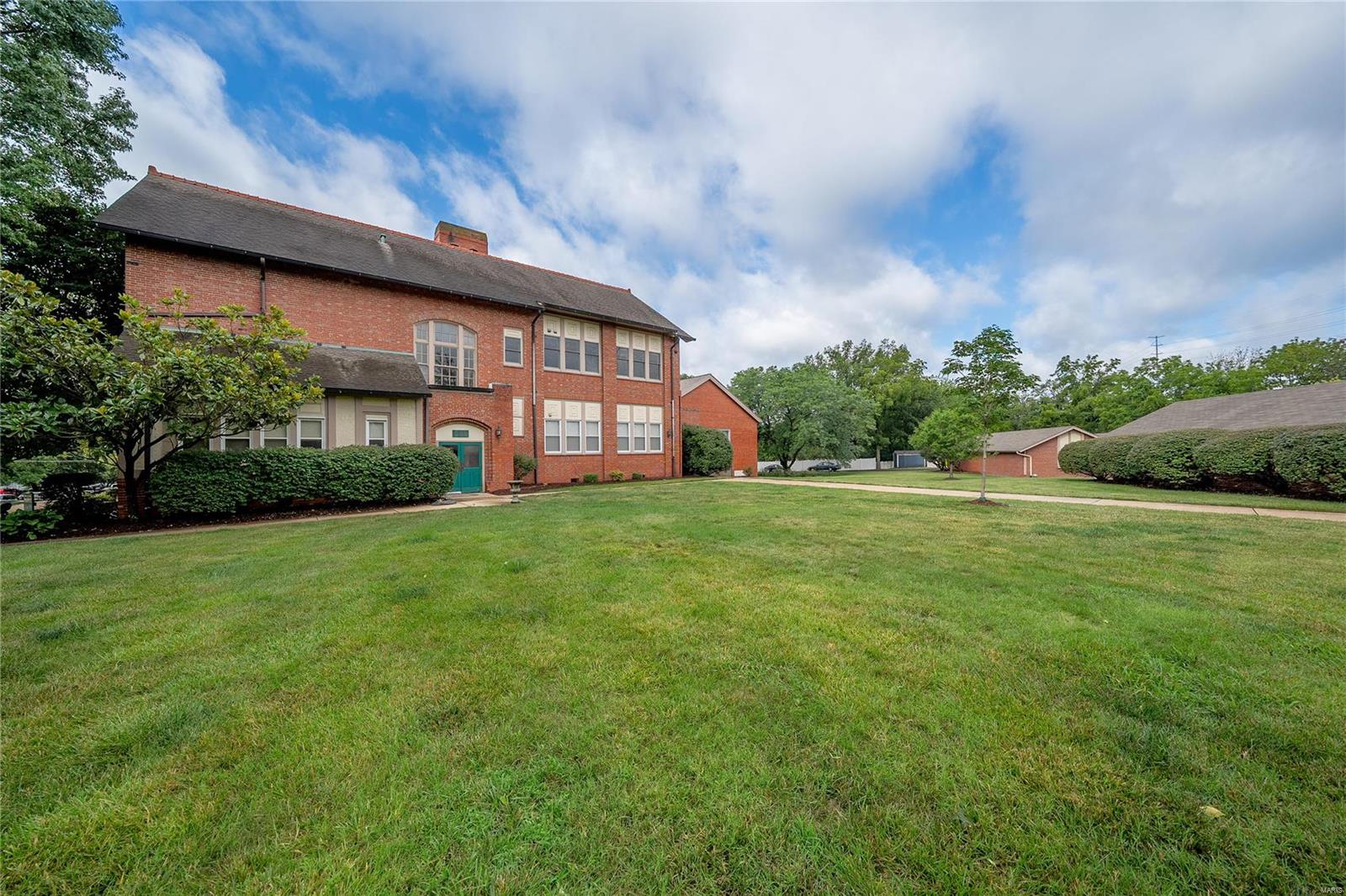 533 Colebrook Drive Unit: D