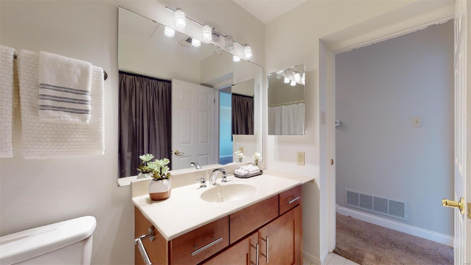 533 Colebrook Drive Unit: D