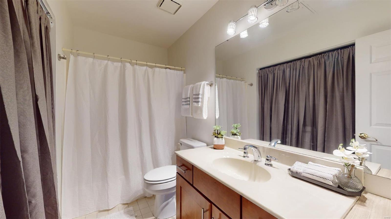 533 Colebrook Drive Unit: D