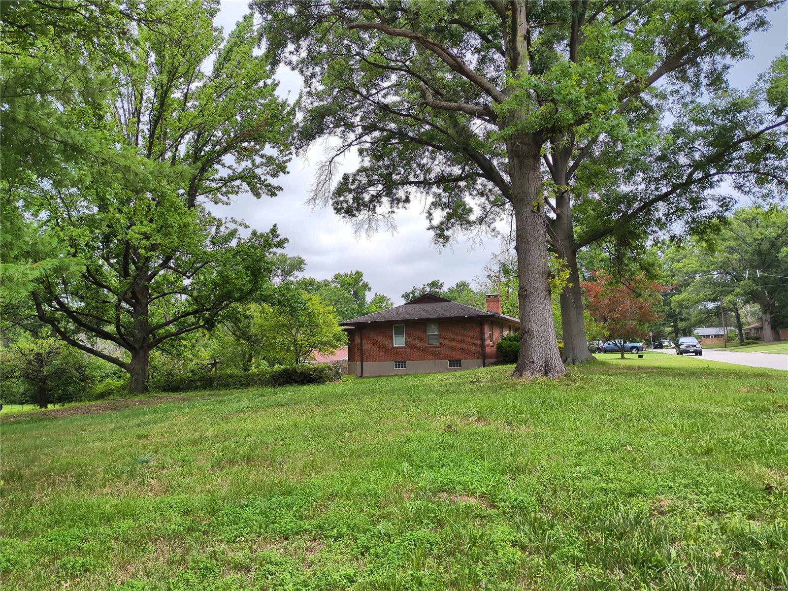 805 Hentschel Place