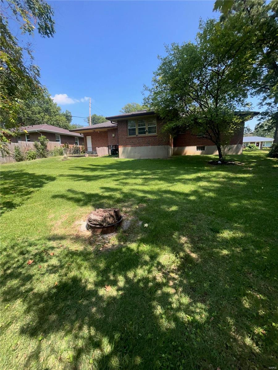 807 Hentschel Place