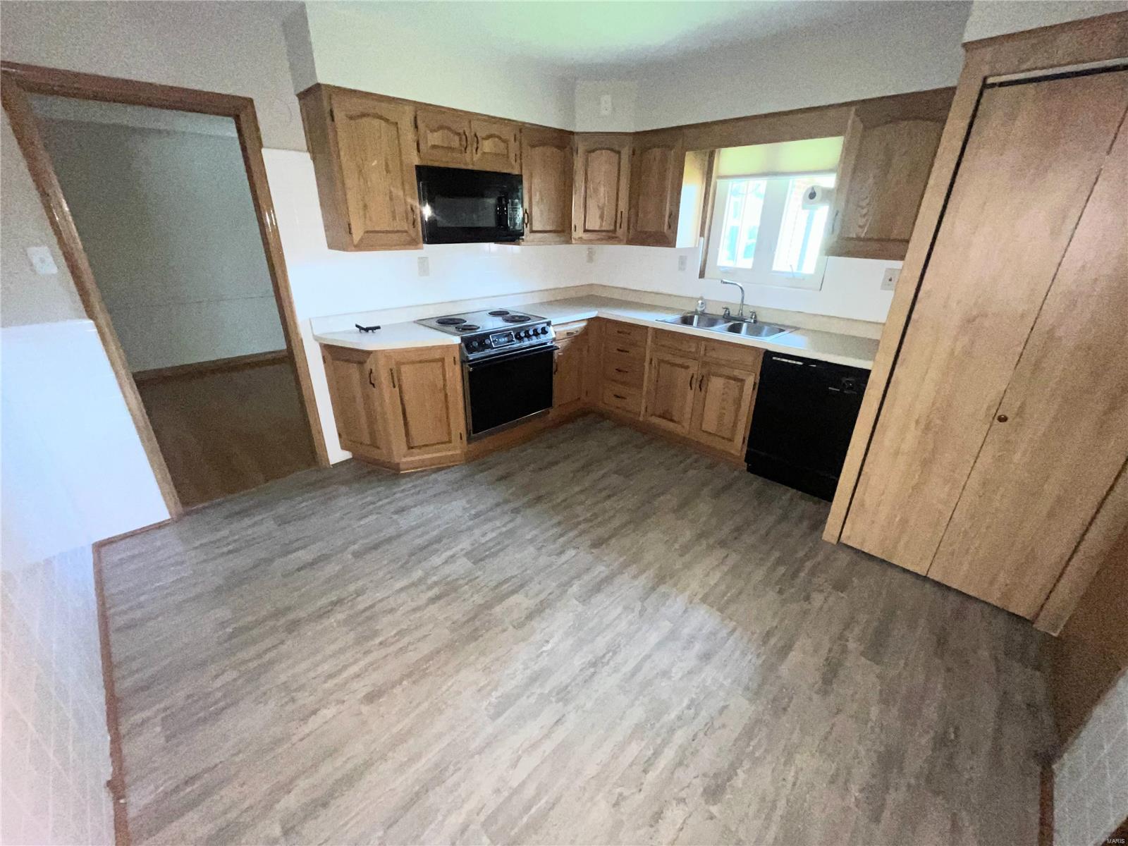 807 Hentschel Place