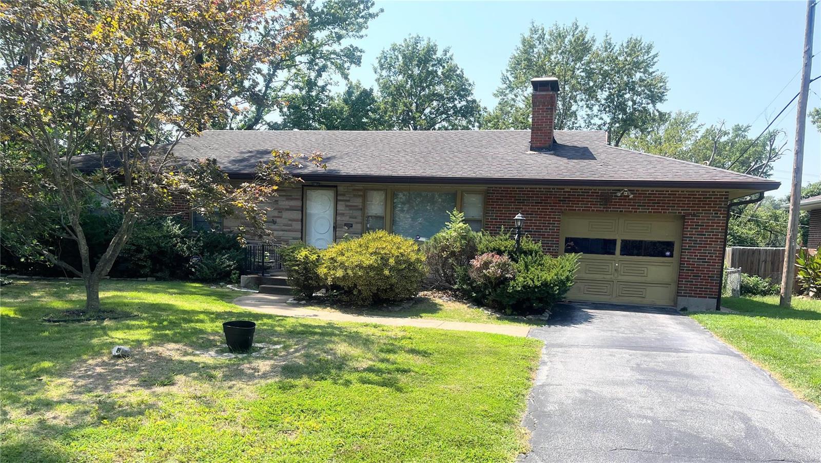 807 Hentschel Place