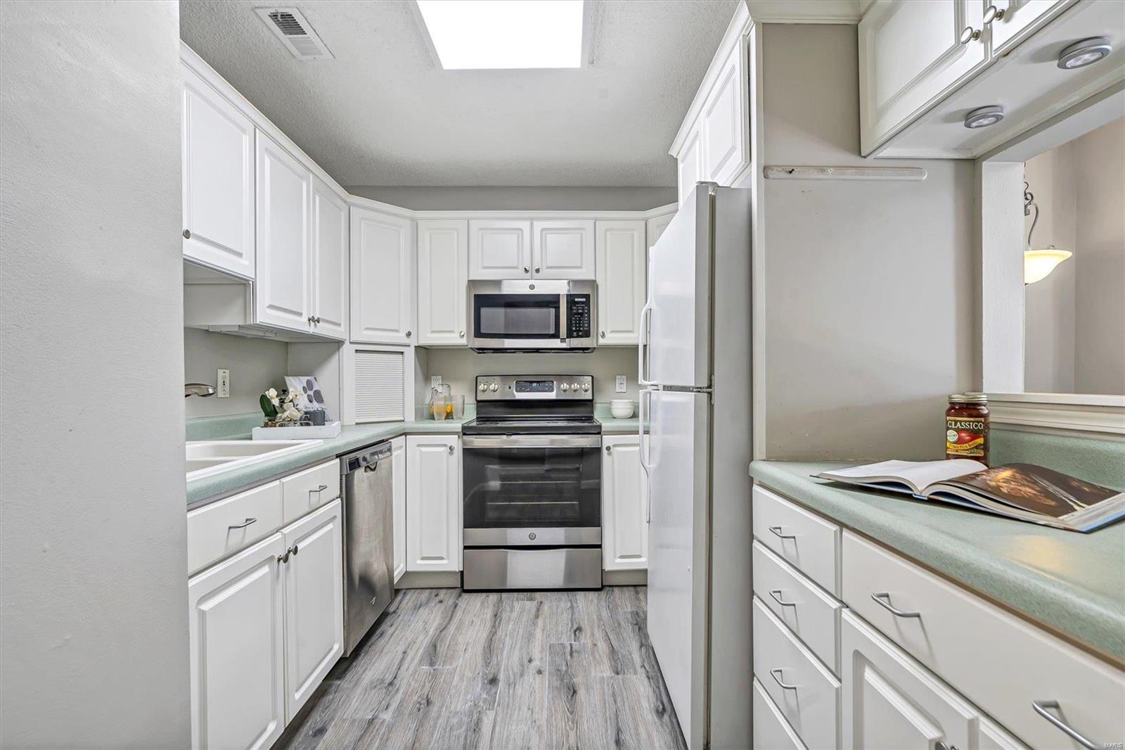 1429 Thrush Place