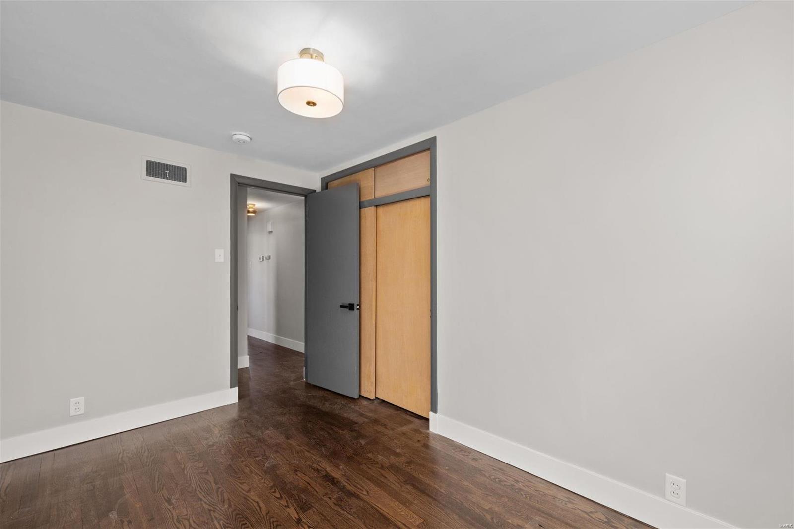 1027 Glenside Place
