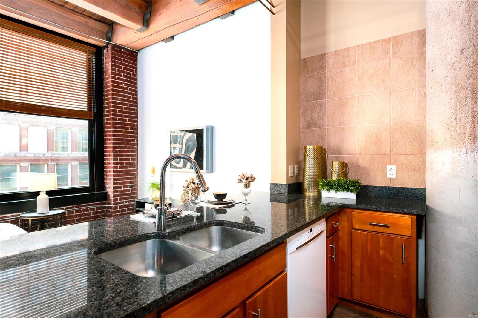 1113 Washington Avenue Unit: 403