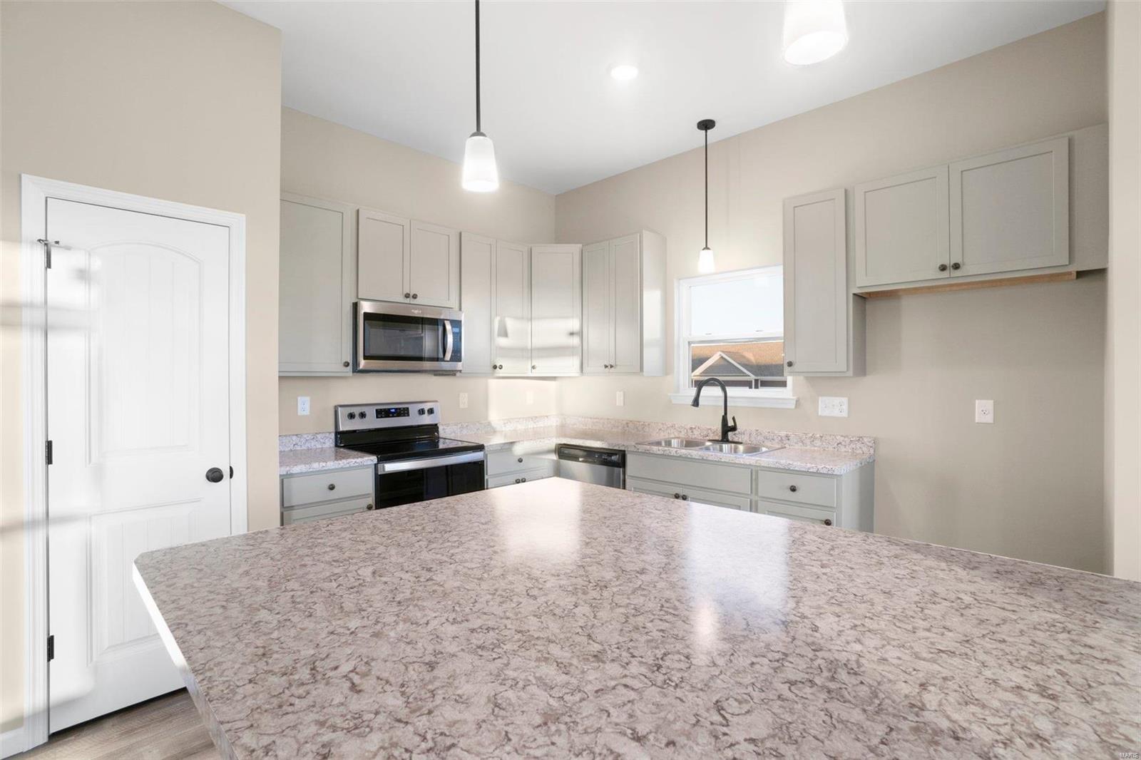 2302 Peyton's Place Unit: 63