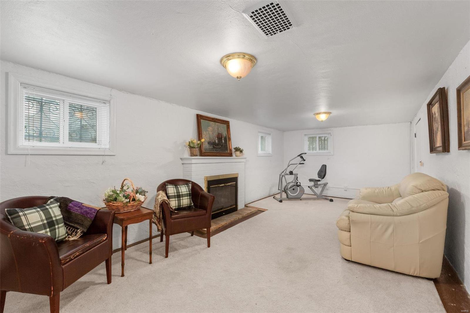 458 W Point Court