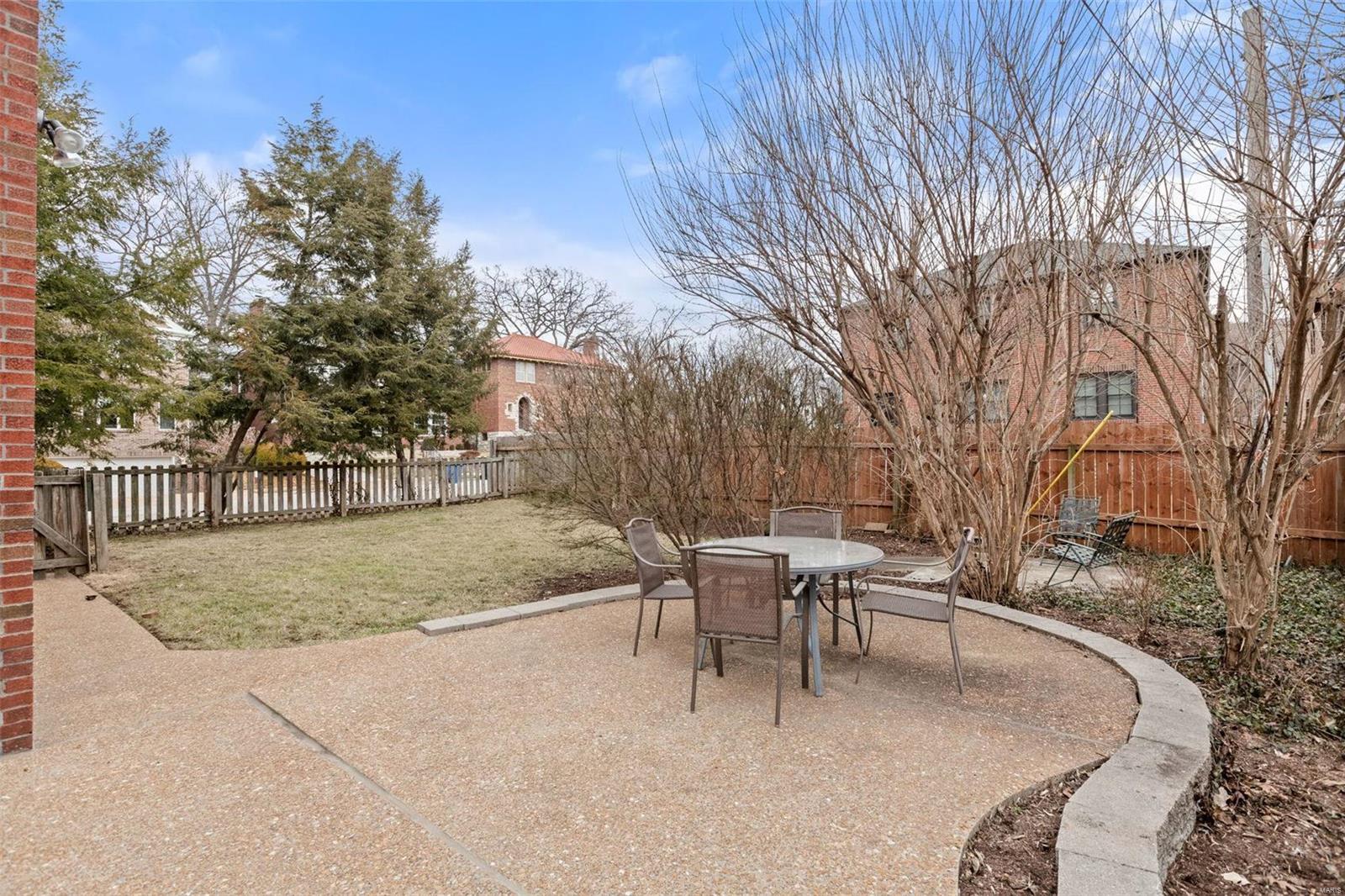 458 W Point Court
