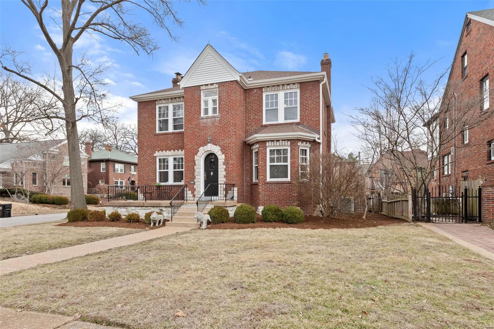 458 W Point Court