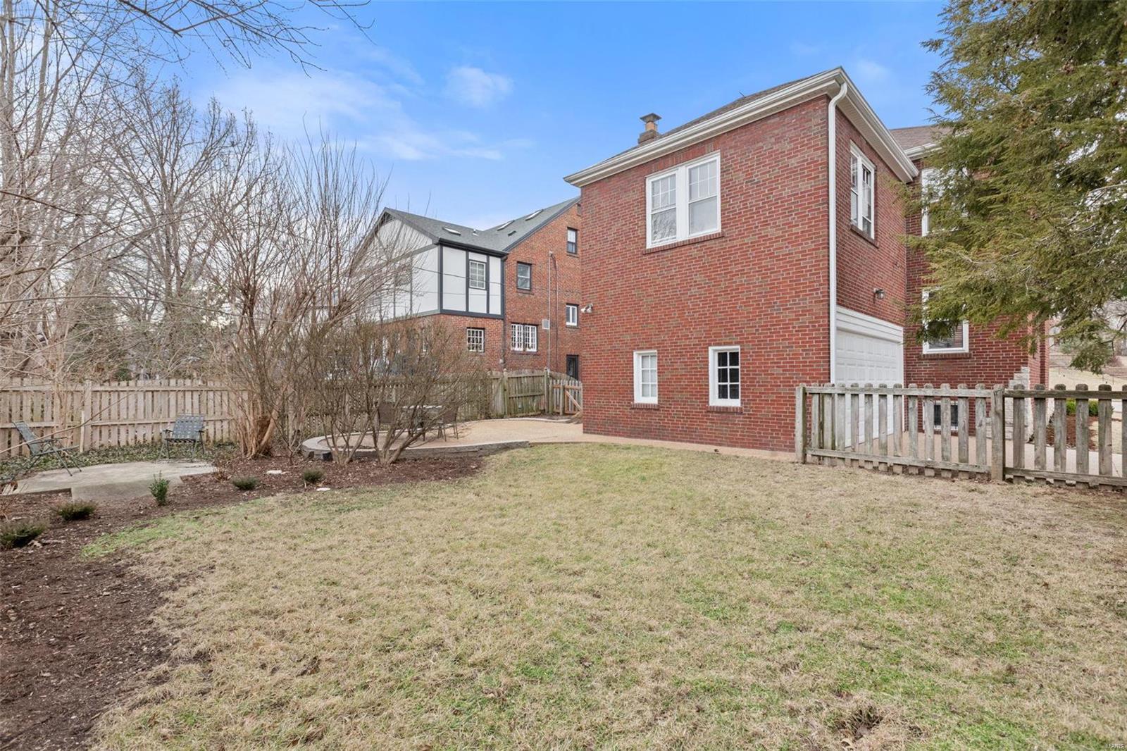 458 W Point Court