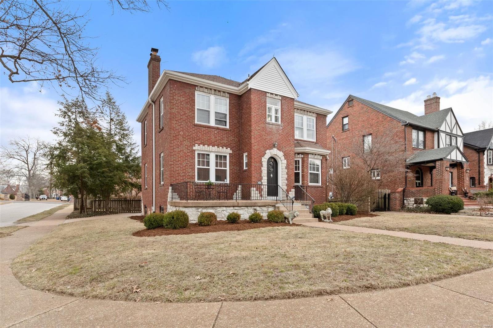 458 W Point Court