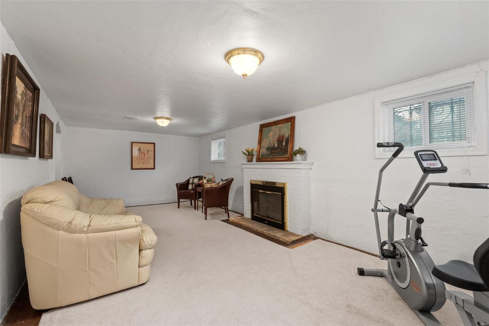 458 W Point Court