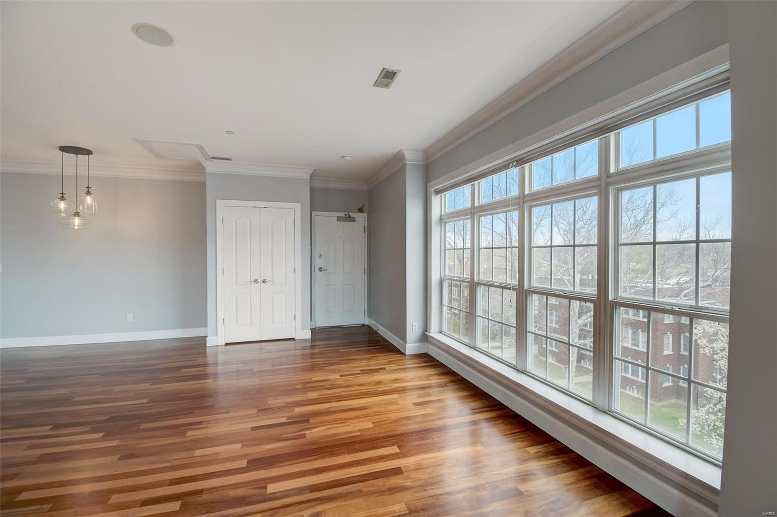 6404 Cates Avenue Unit: 4E