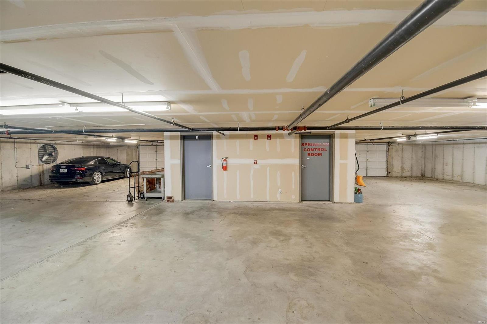 6404 Cates Avenue Unit: 4E