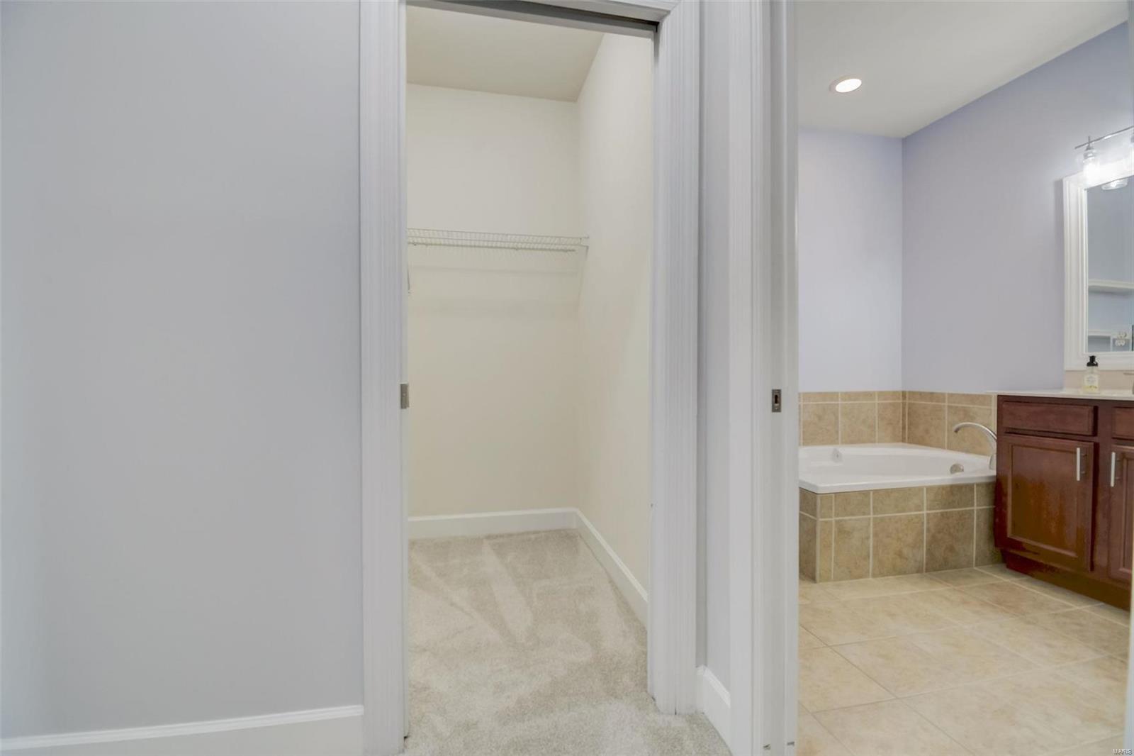6404 Cates Avenue Unit: 4E