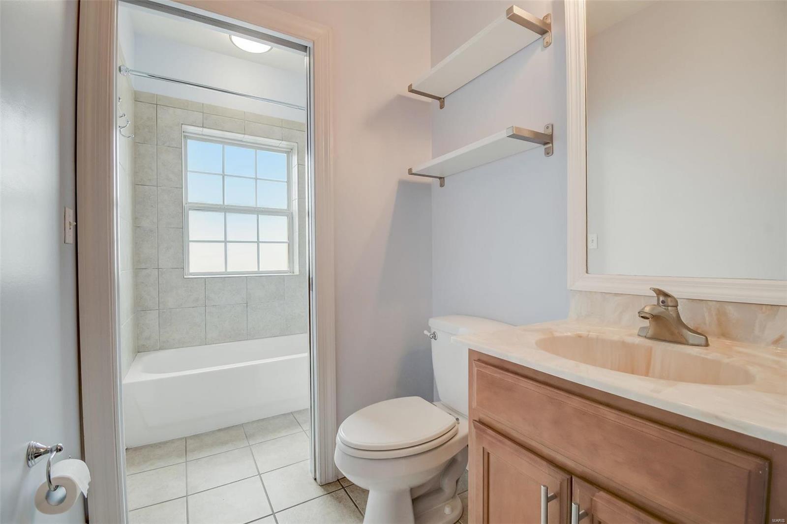 6404 Cates Avenue Unit: 4E