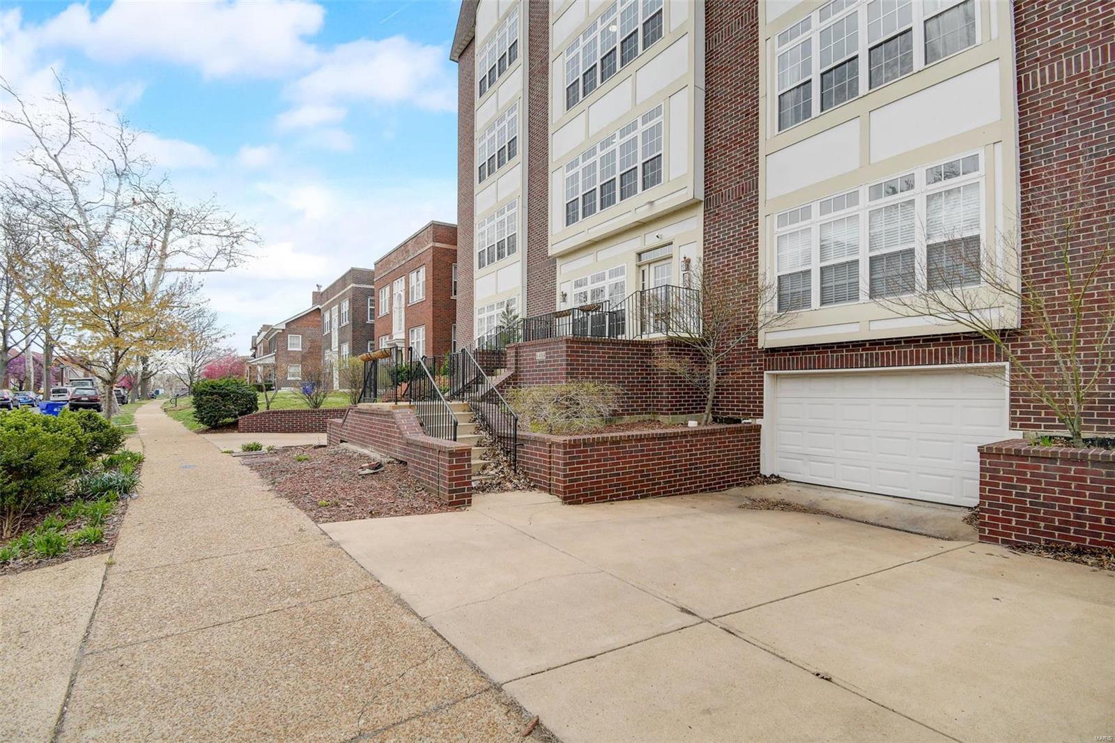 6404 Cates Avenue Unit: 4E