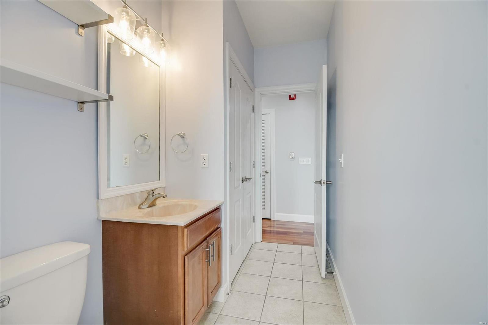6404 Cates Avenue Unit: 4E