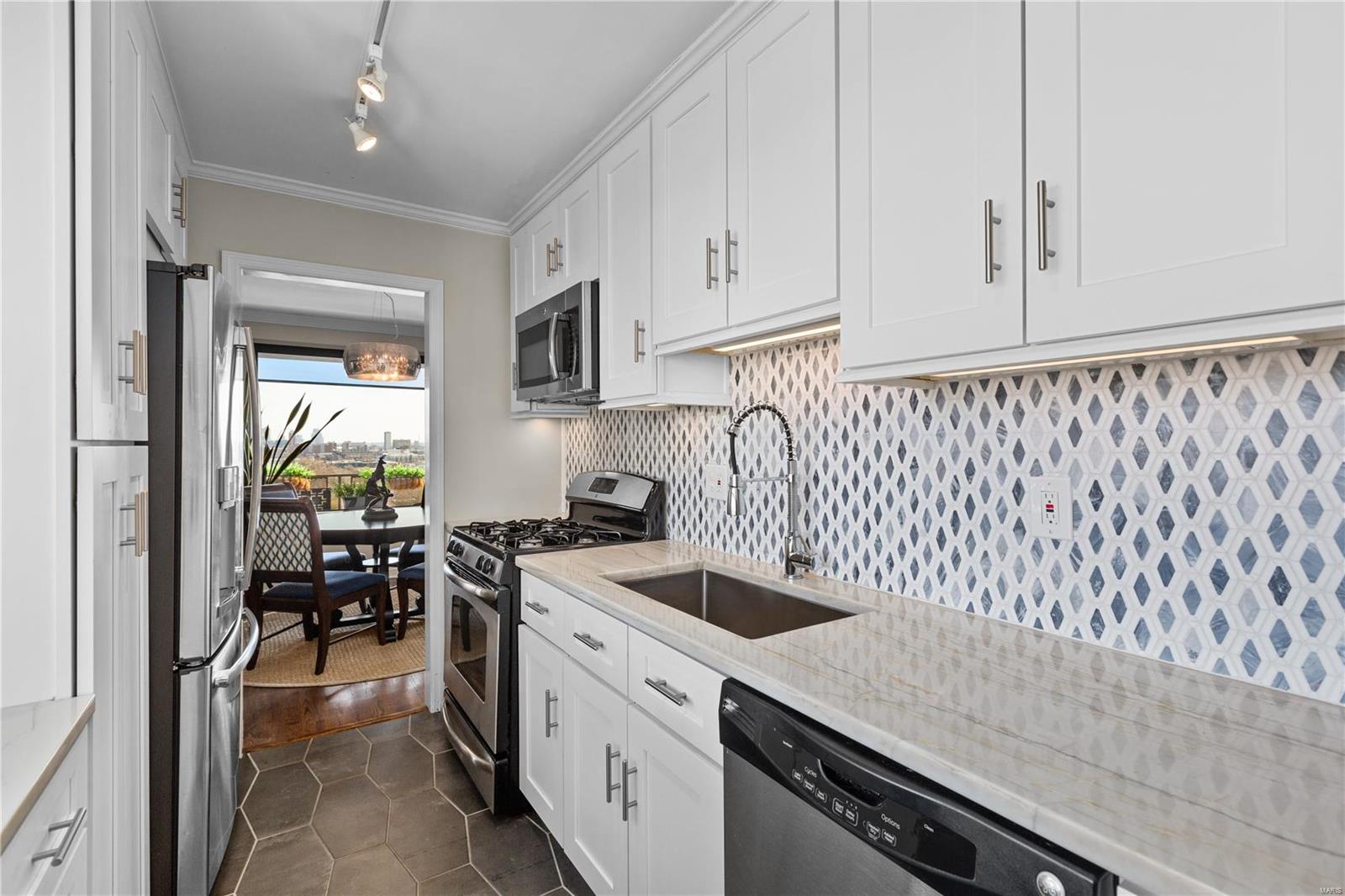 4466 West Pine Boulevard Unit: 15E