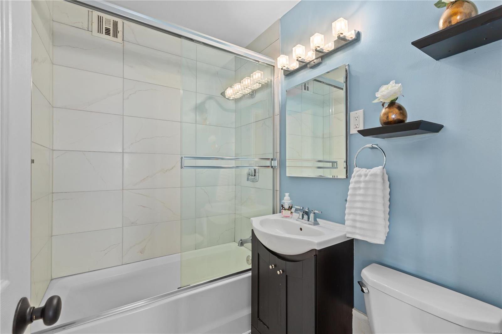 4466 West Pine Boulevard Unit: 15E