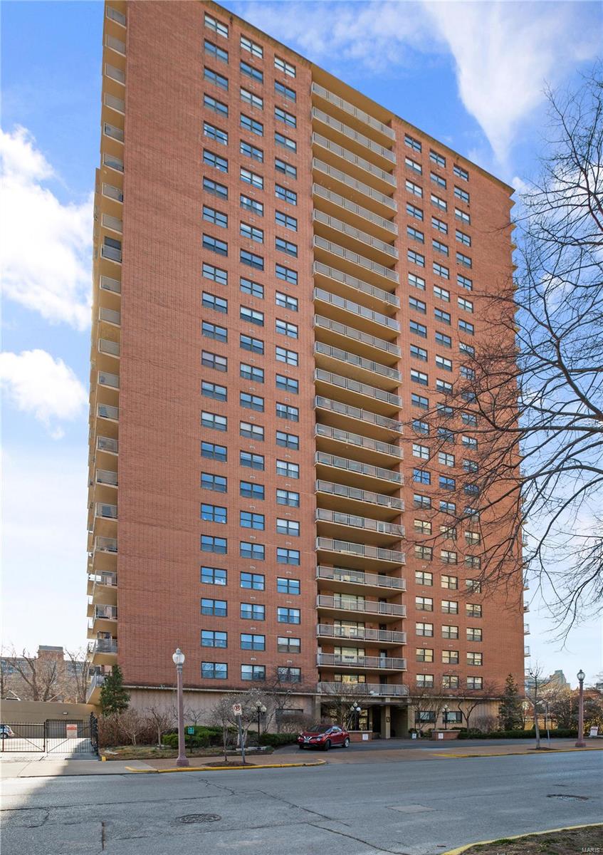 4466 West Pine Boulevard Unit: 15E