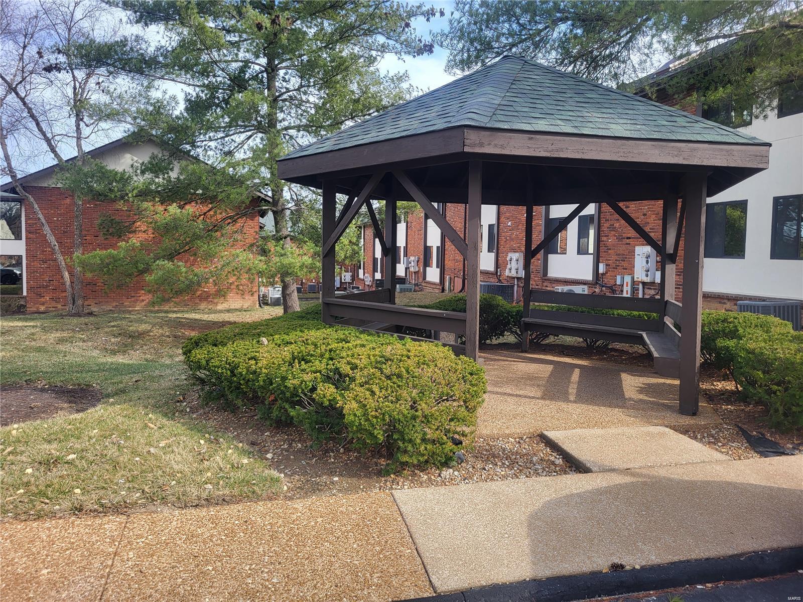 209 Clarkson Executive Park