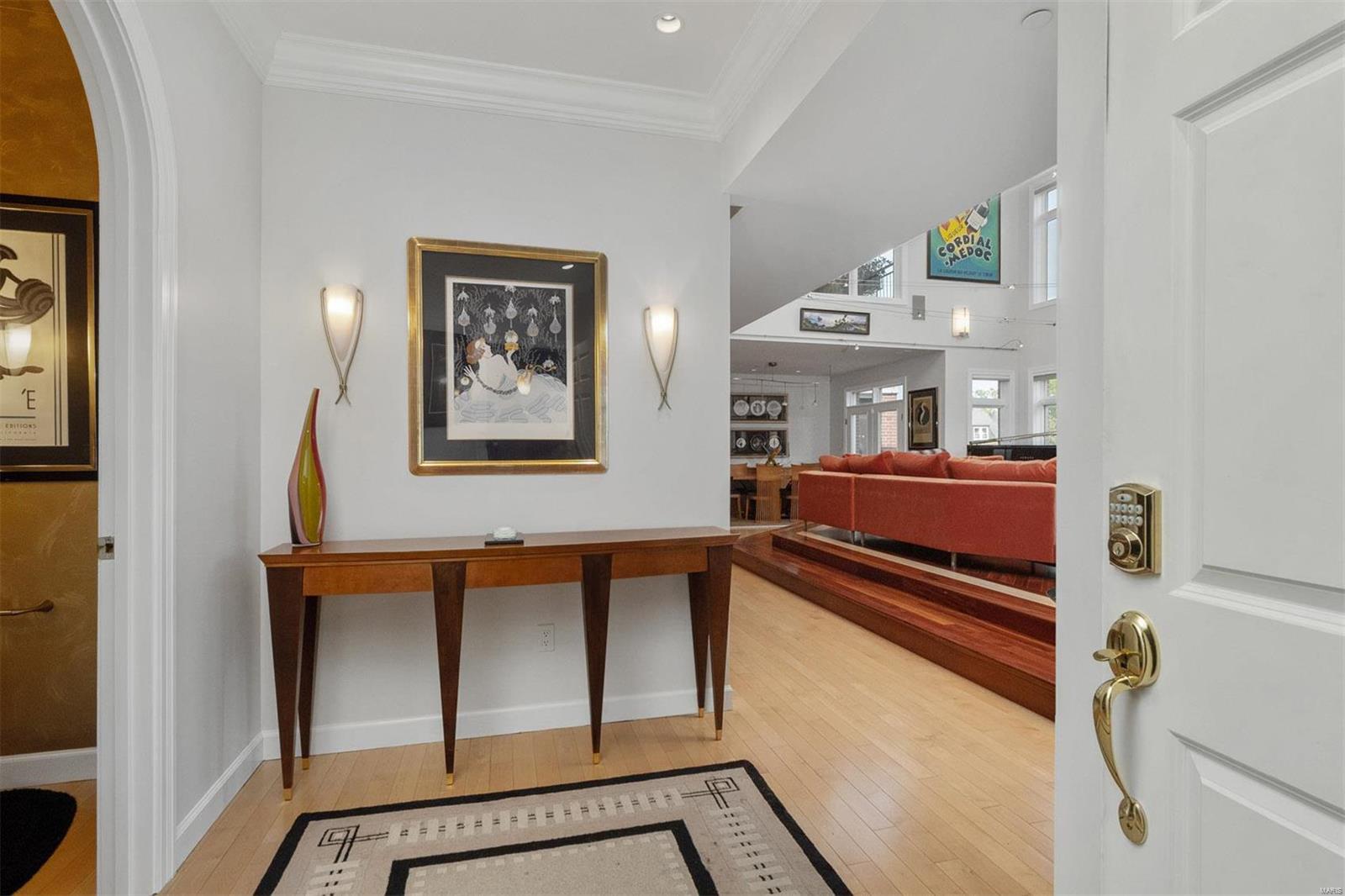 110 N Newstead Avenue Unit: 304