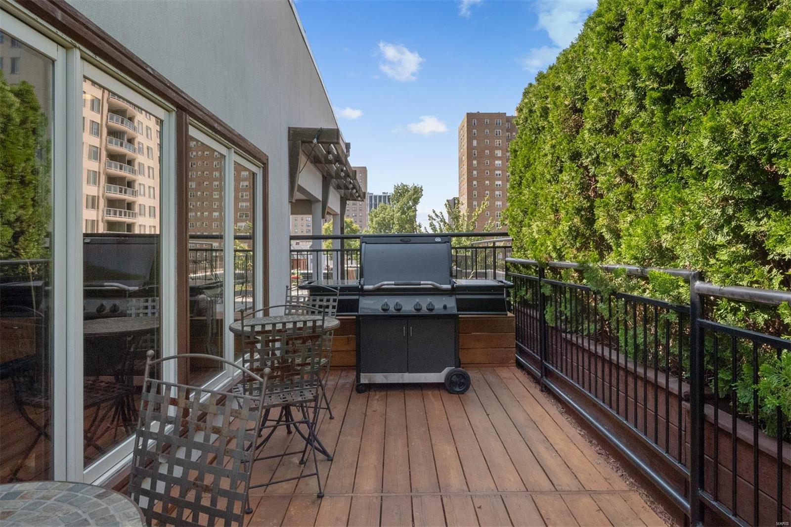 110 N Newstead Avenue Unit: 304