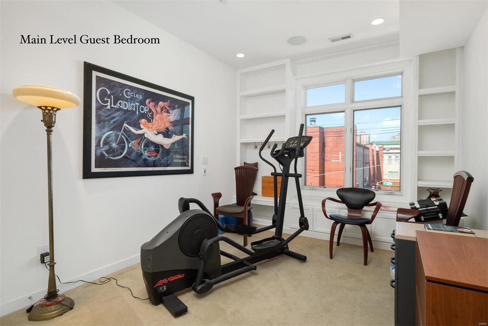 110 N Newstead Avenue Unit: 304