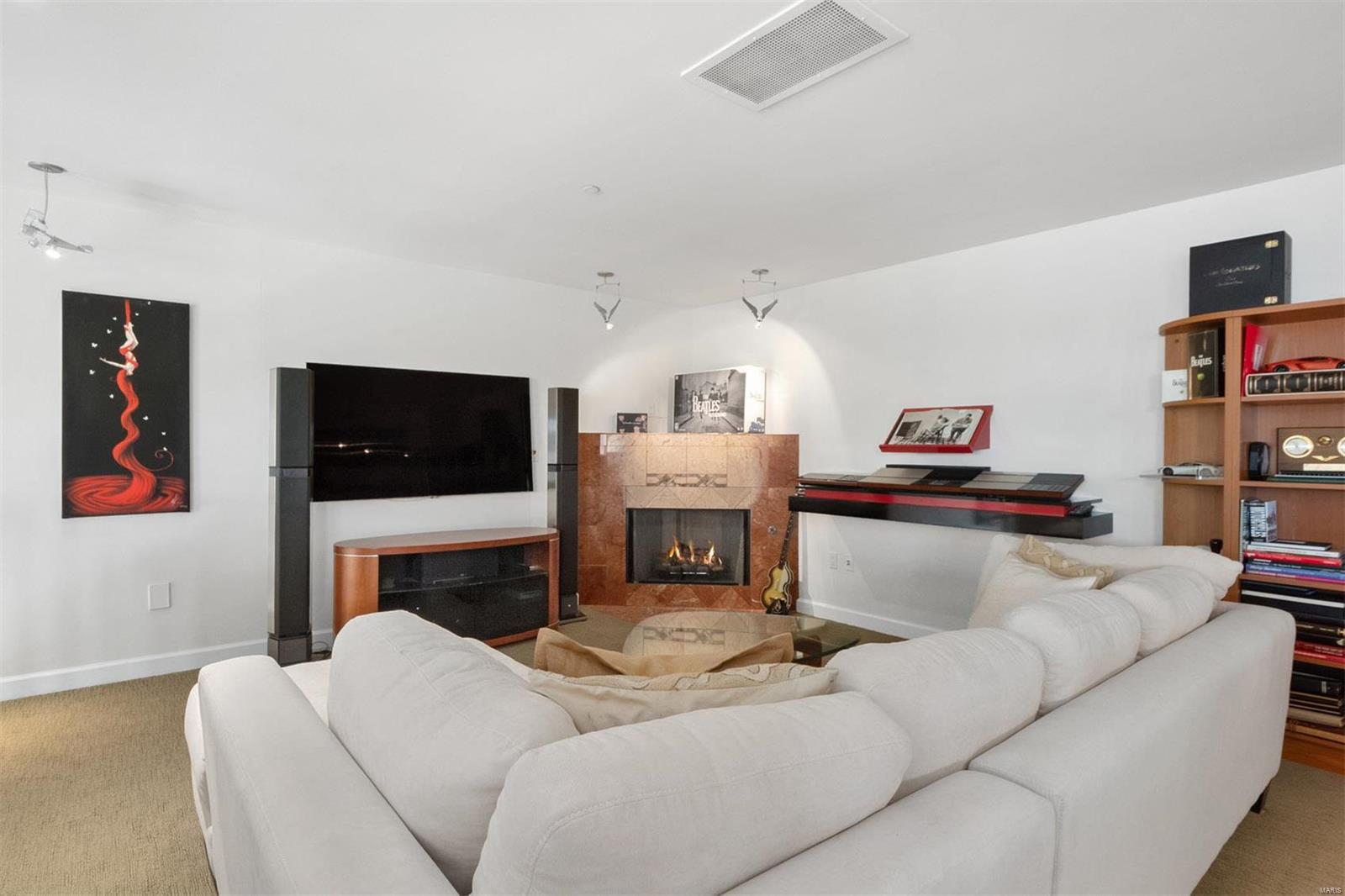 110 N Newstead Avenue Unit: 304