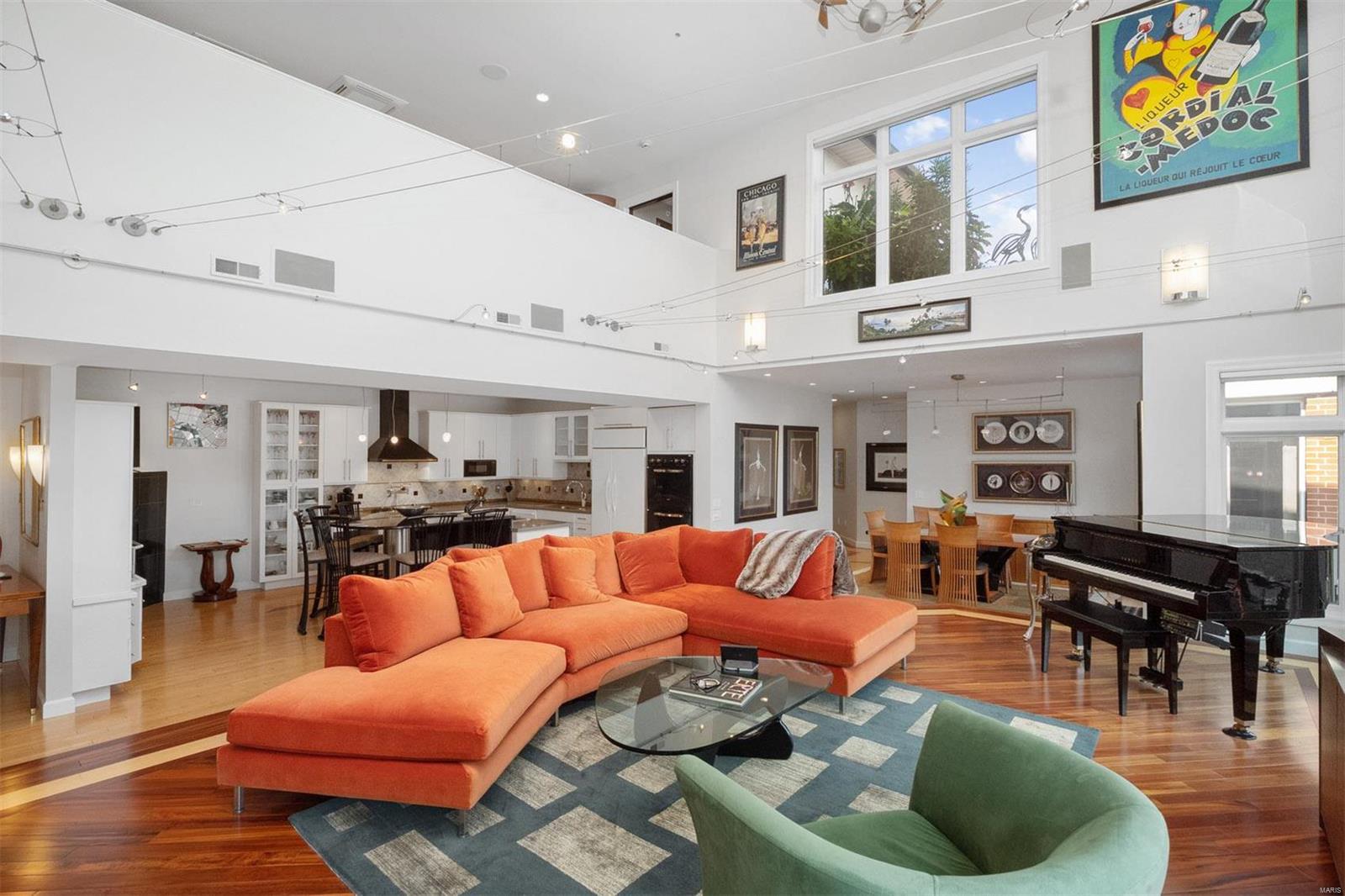 110 N Newstead Avenue Unit: 304