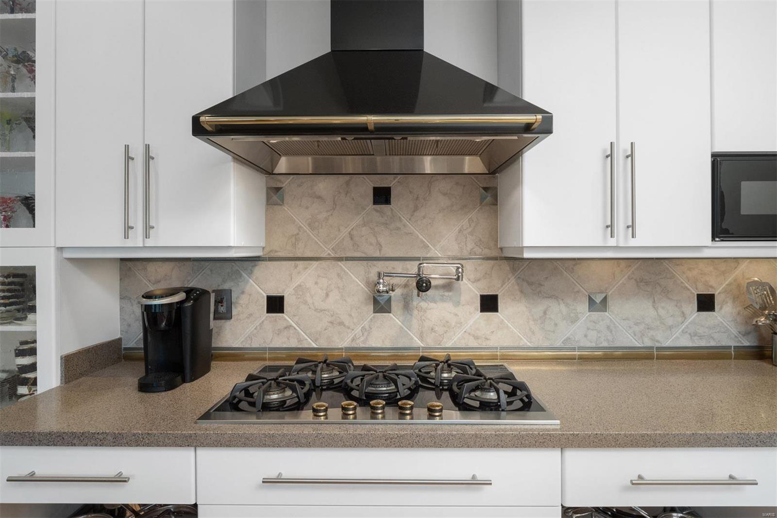 110 N Newstead Avenue Unit: 304