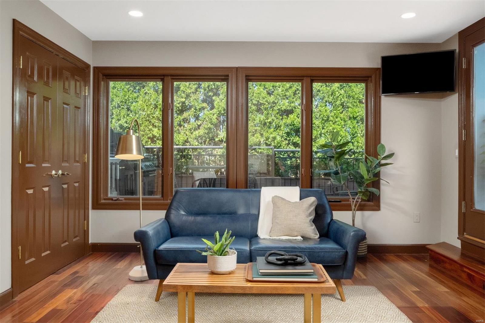 110 N Newstead Avenue Unit: 304