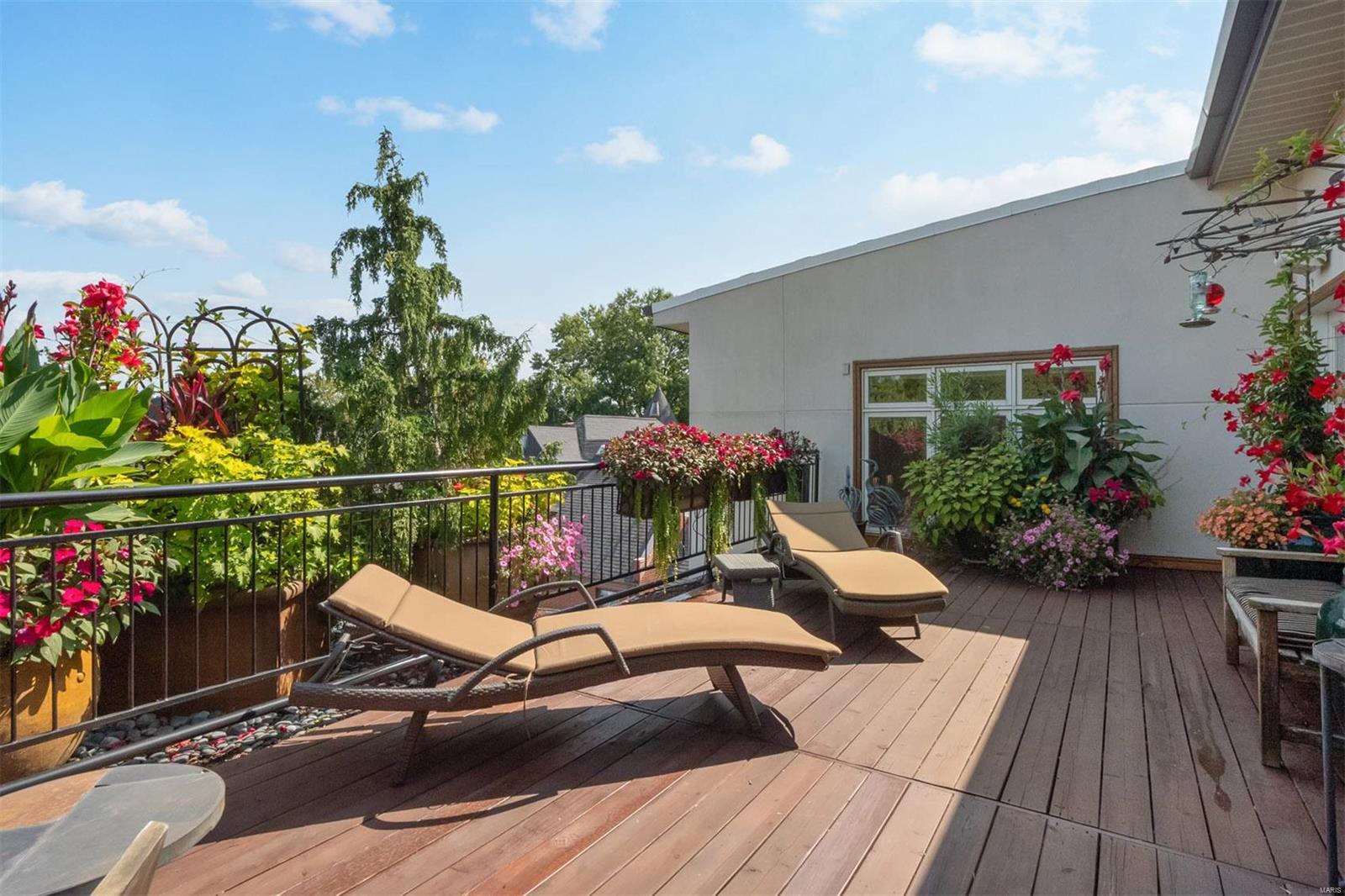 110 N Newstead Avenue Unit: 304