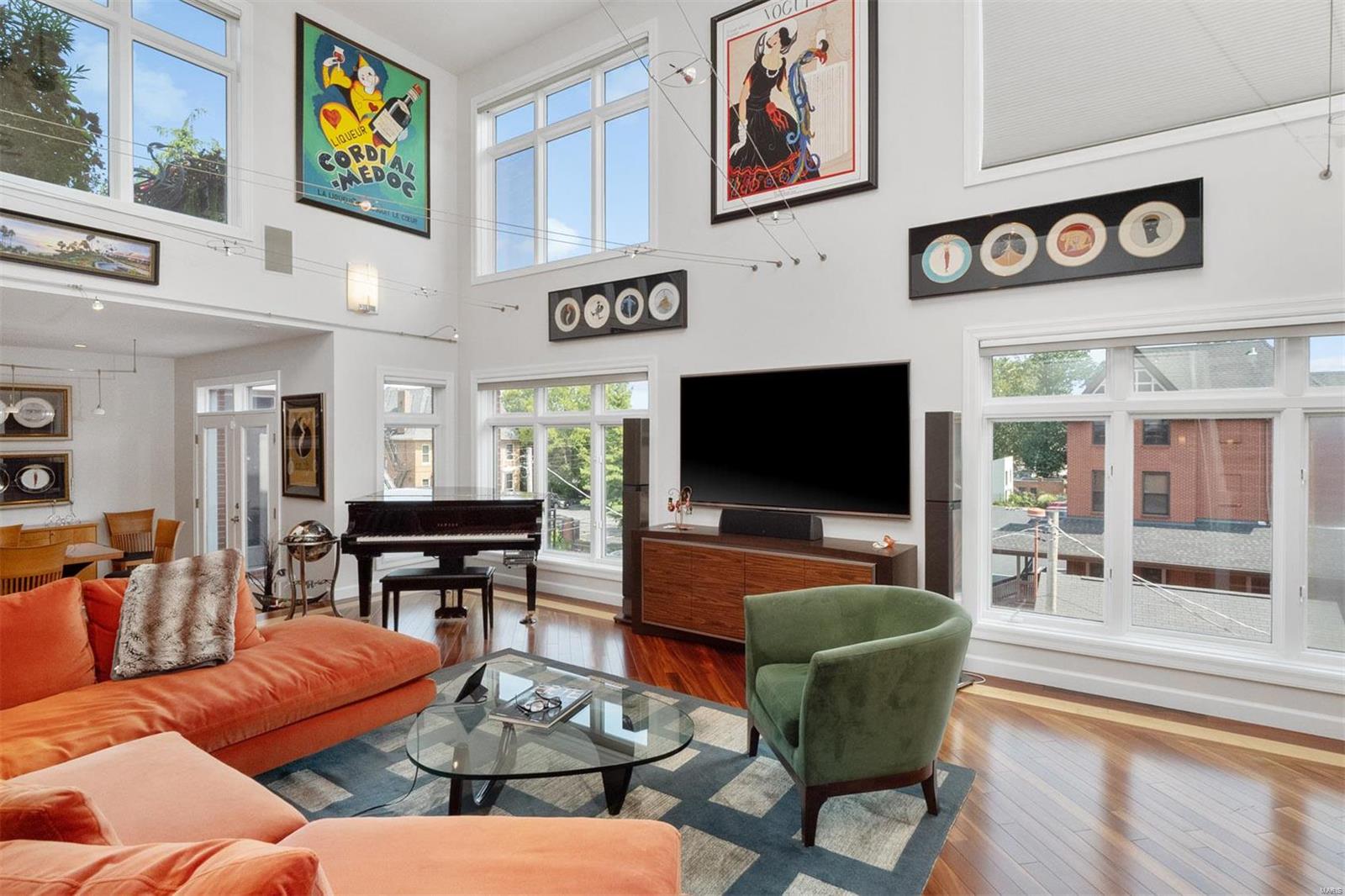 110 N Newstead Avenue Unit: 304