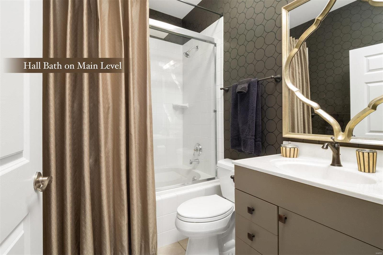 110 N Newstead Avenue Unit: 304