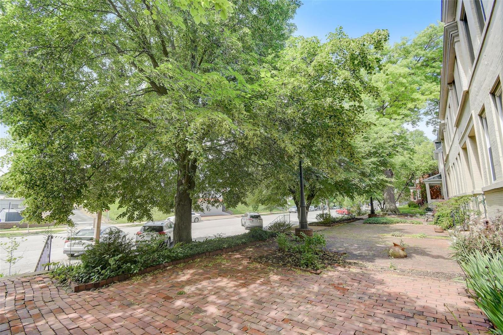 4147 Laclede Avenue