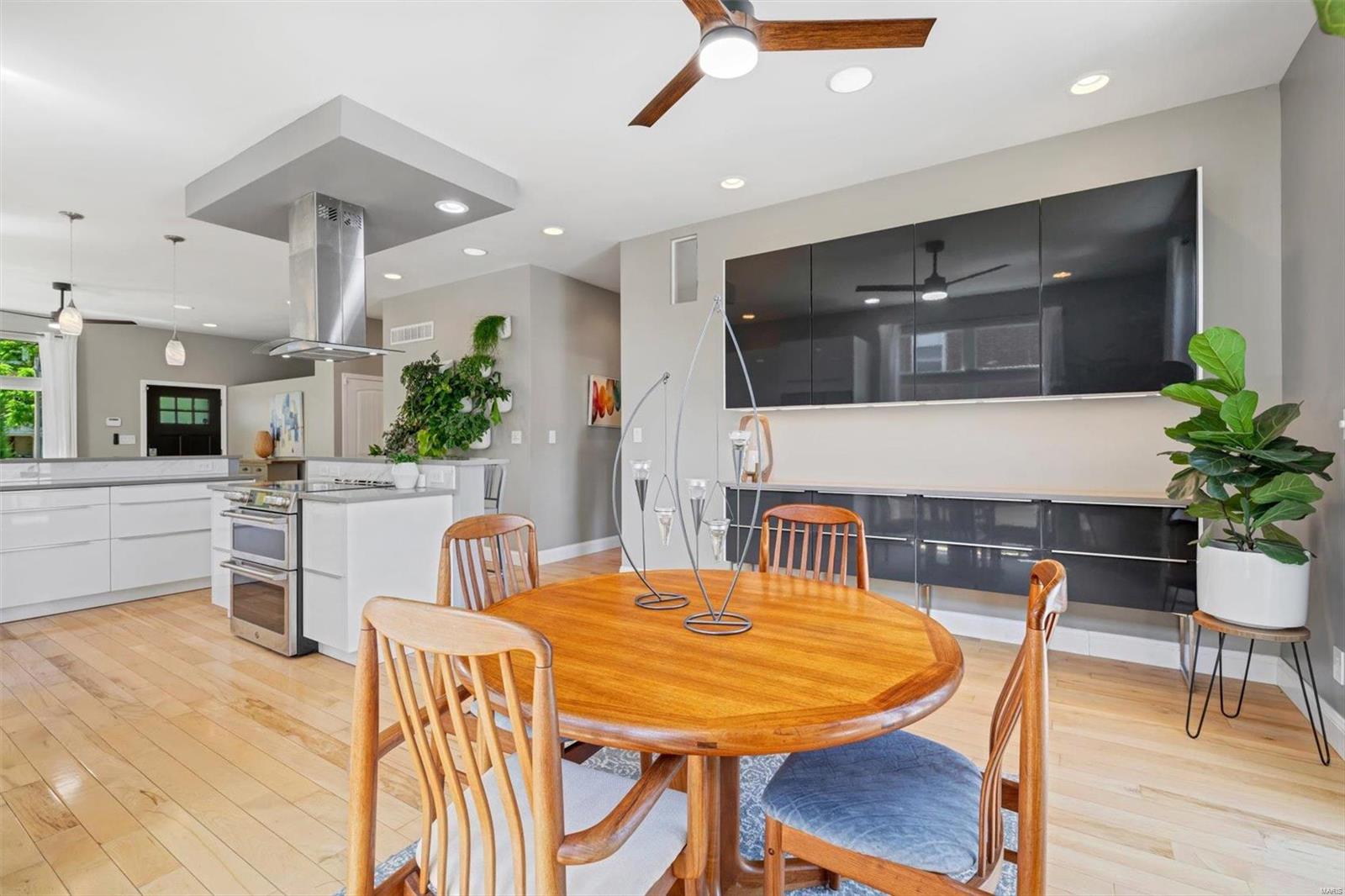 3239 Lafayette Avenue