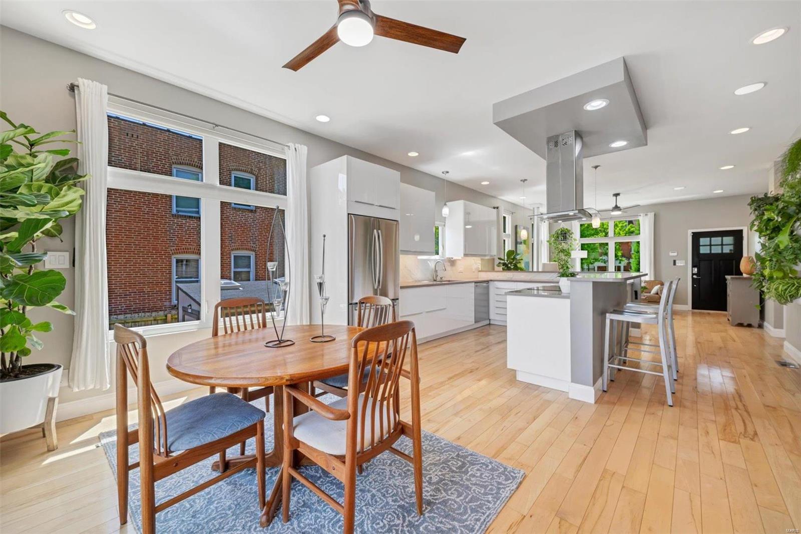 3239 Lafayette Avenue