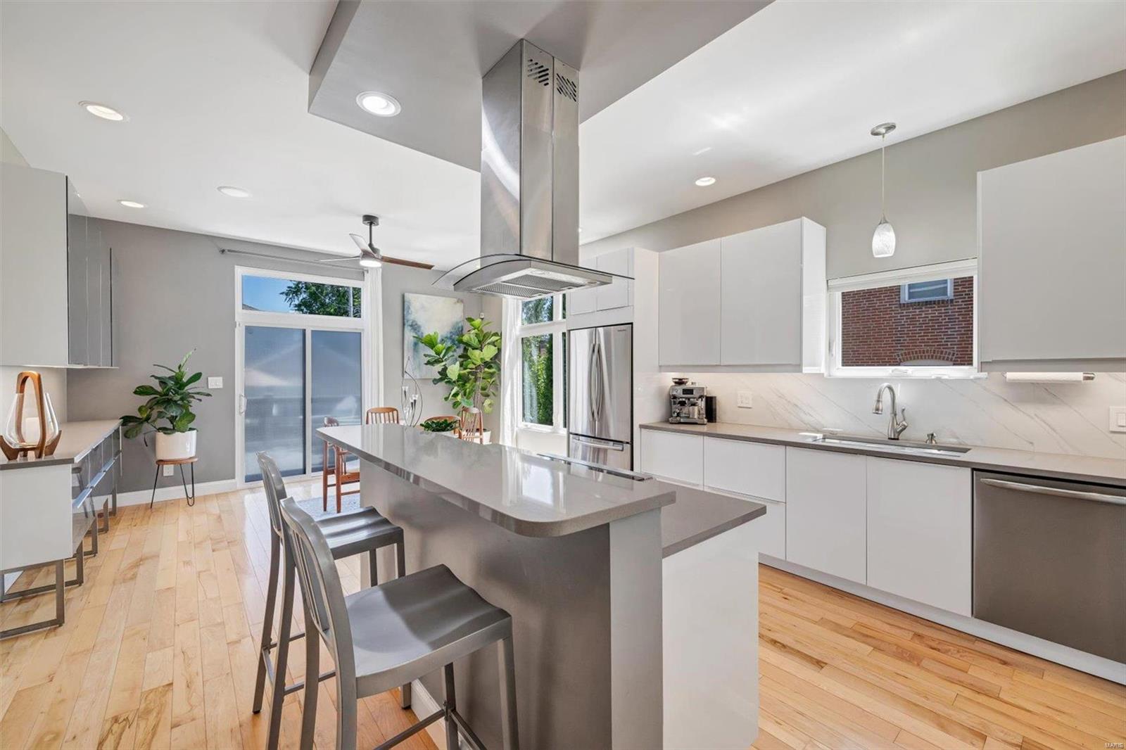 3239 Lafayette Avenue