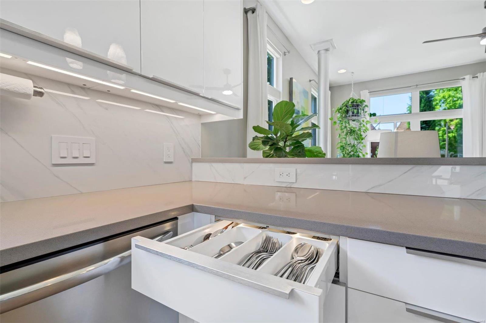 3239 Lafayette Avenue