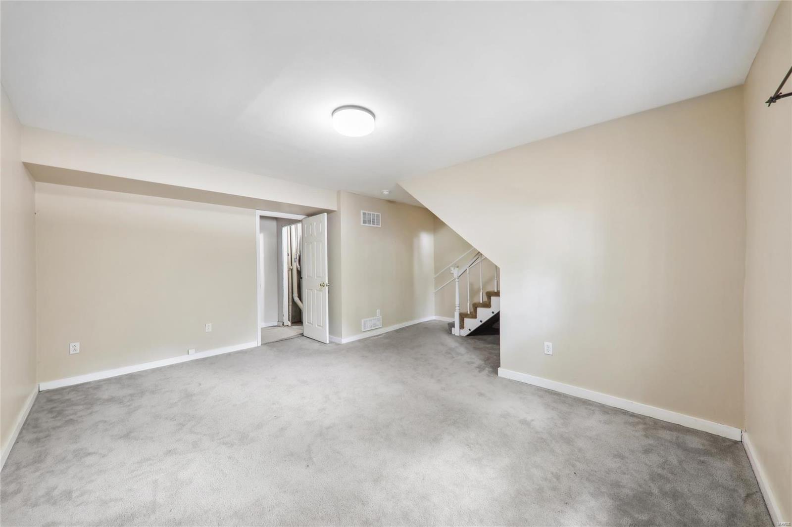 907 Ann Avenue Unit: 907