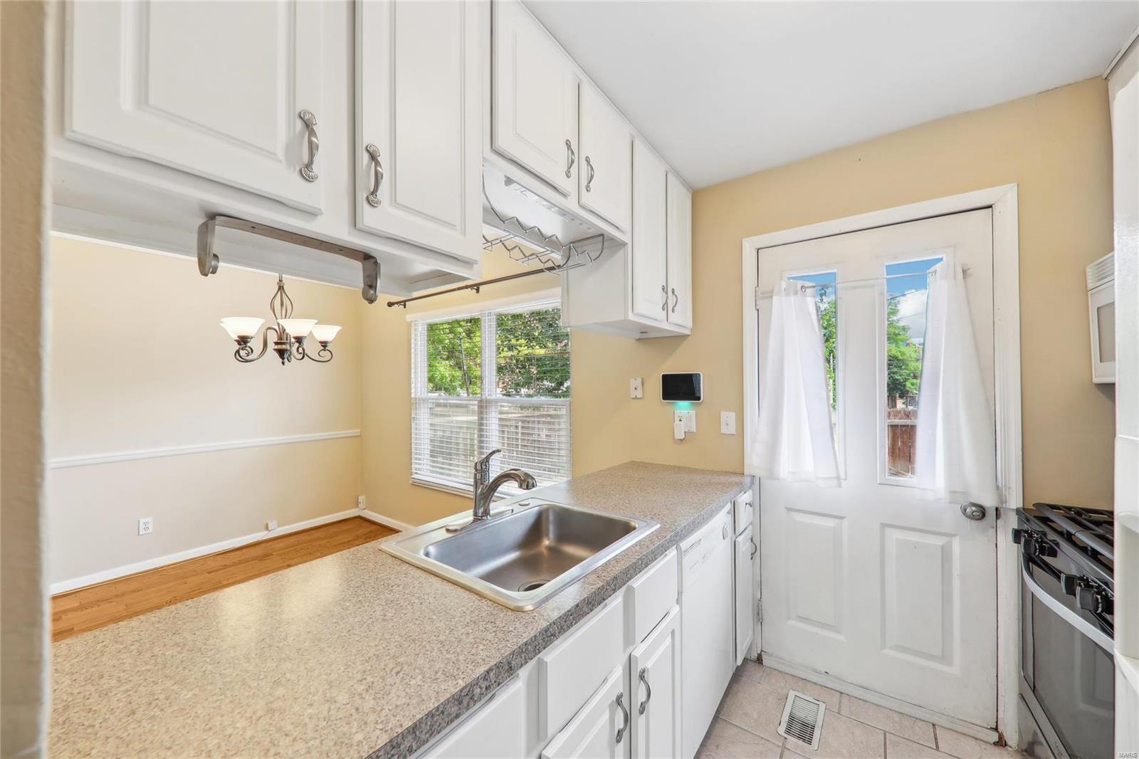 907 Ann Avenue Unit: 907
