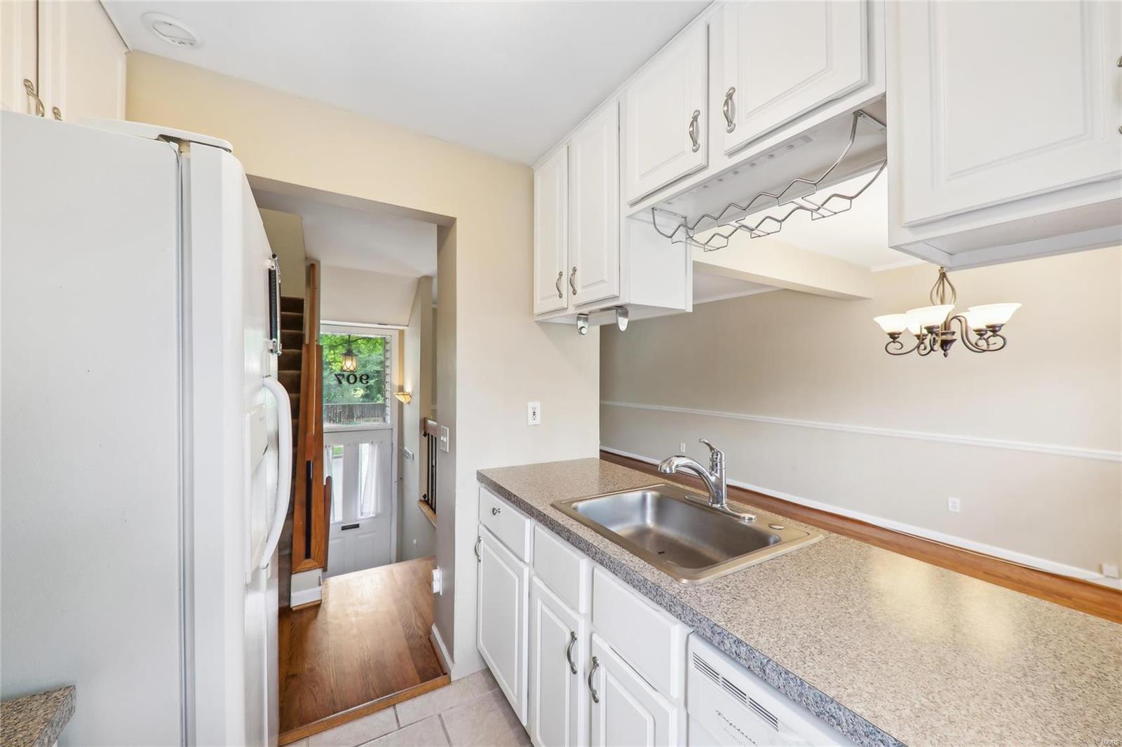 907 Ann Avenue Unit: 907