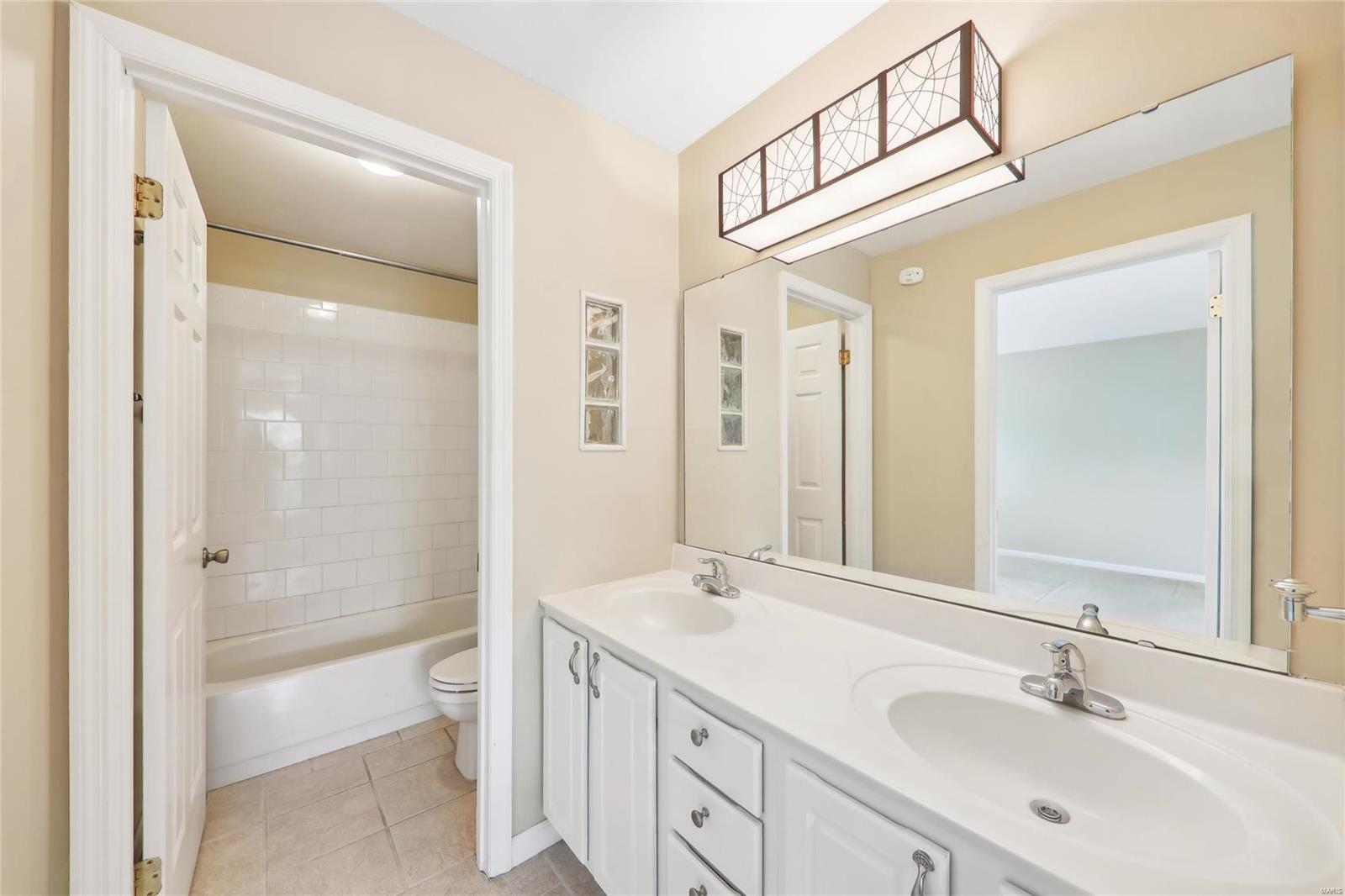 907 Ann Avenue Unit: 907