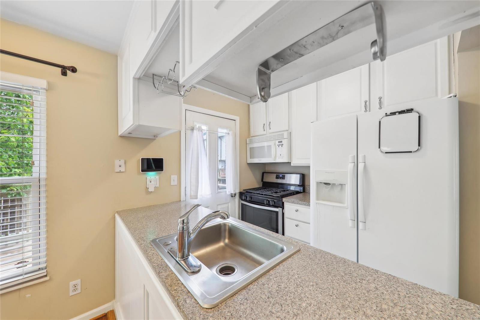 907 Ann Avenue Unit: 907