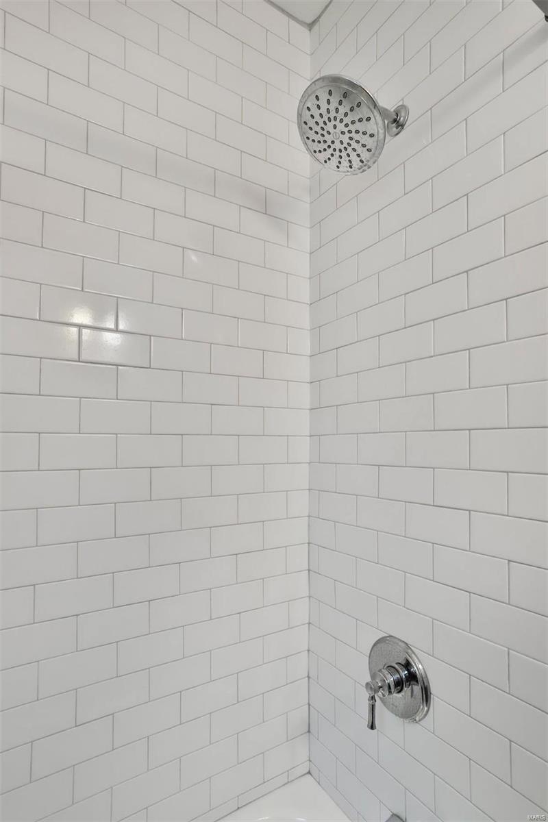 7125 Dartmouth Avenue Unit: 2F