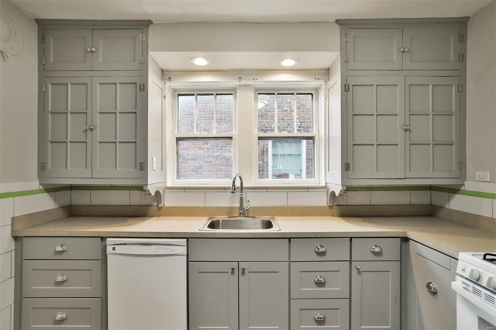 7125 Dartmouth Avenue Unit: 2F